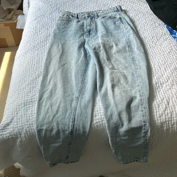 Mom jeans light wash - &denim - size 4 - Picture 1 of 4